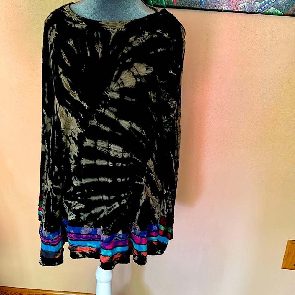Unique Batik/Fair Trade Company. Only worn once. Spandex/Rayon. Size L/XL
